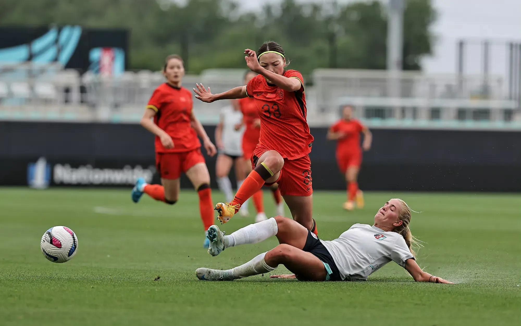 日本队战术崩溃,东亚杯失利遭淘汰 日本队战术崩溃,东亚杯失利遭淘汰